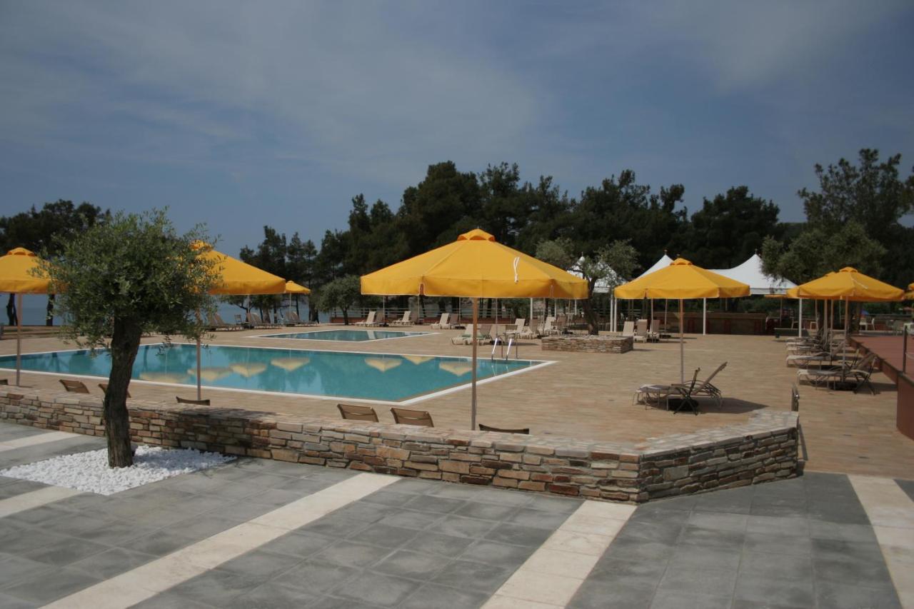 פוטוס Royal Paradise Beach Resort & Spa מראה חיצוני תמונה