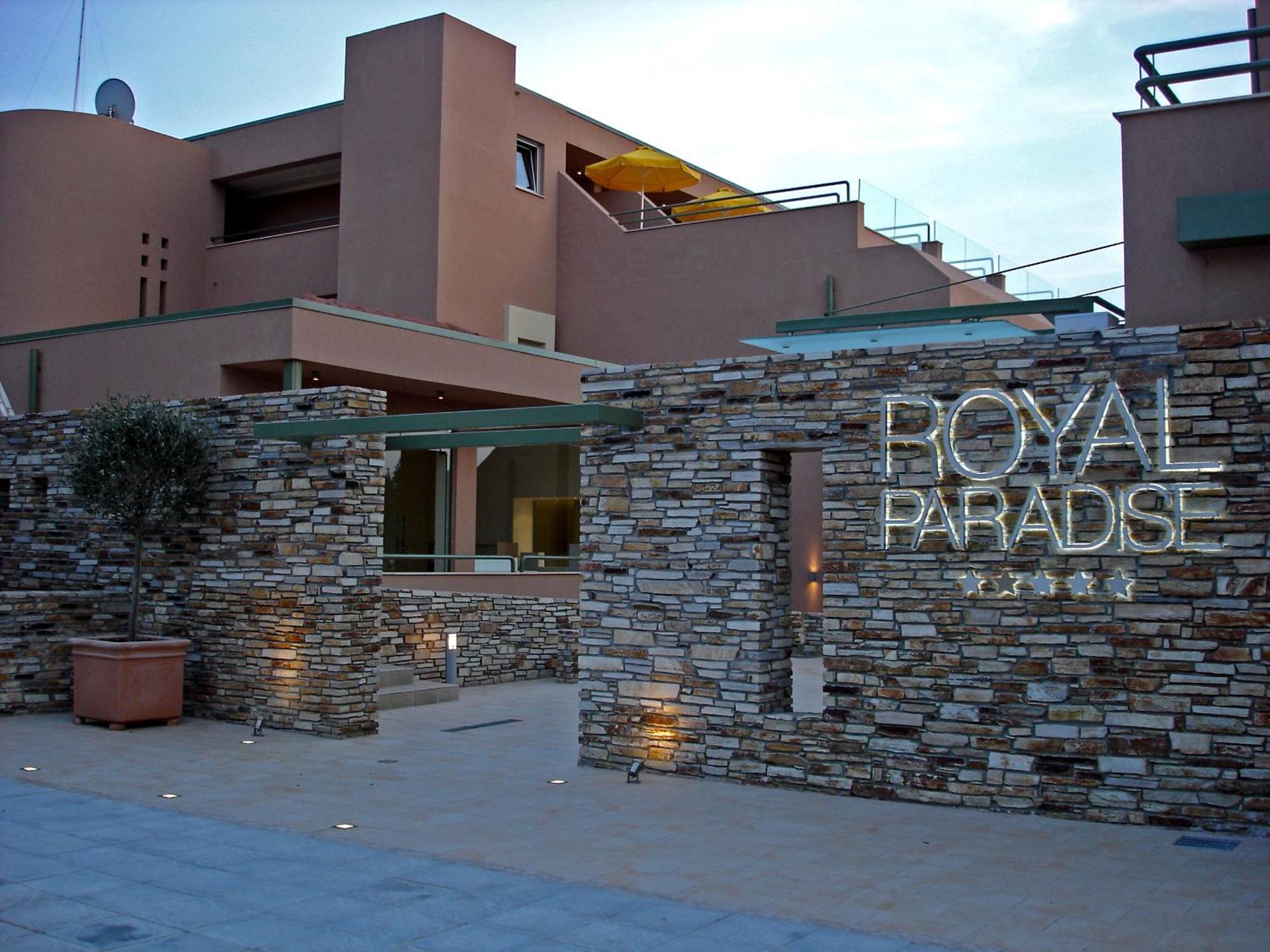 פוטוס Royal Paradise Beach Resort & Spa מראה חיצוני תמונה